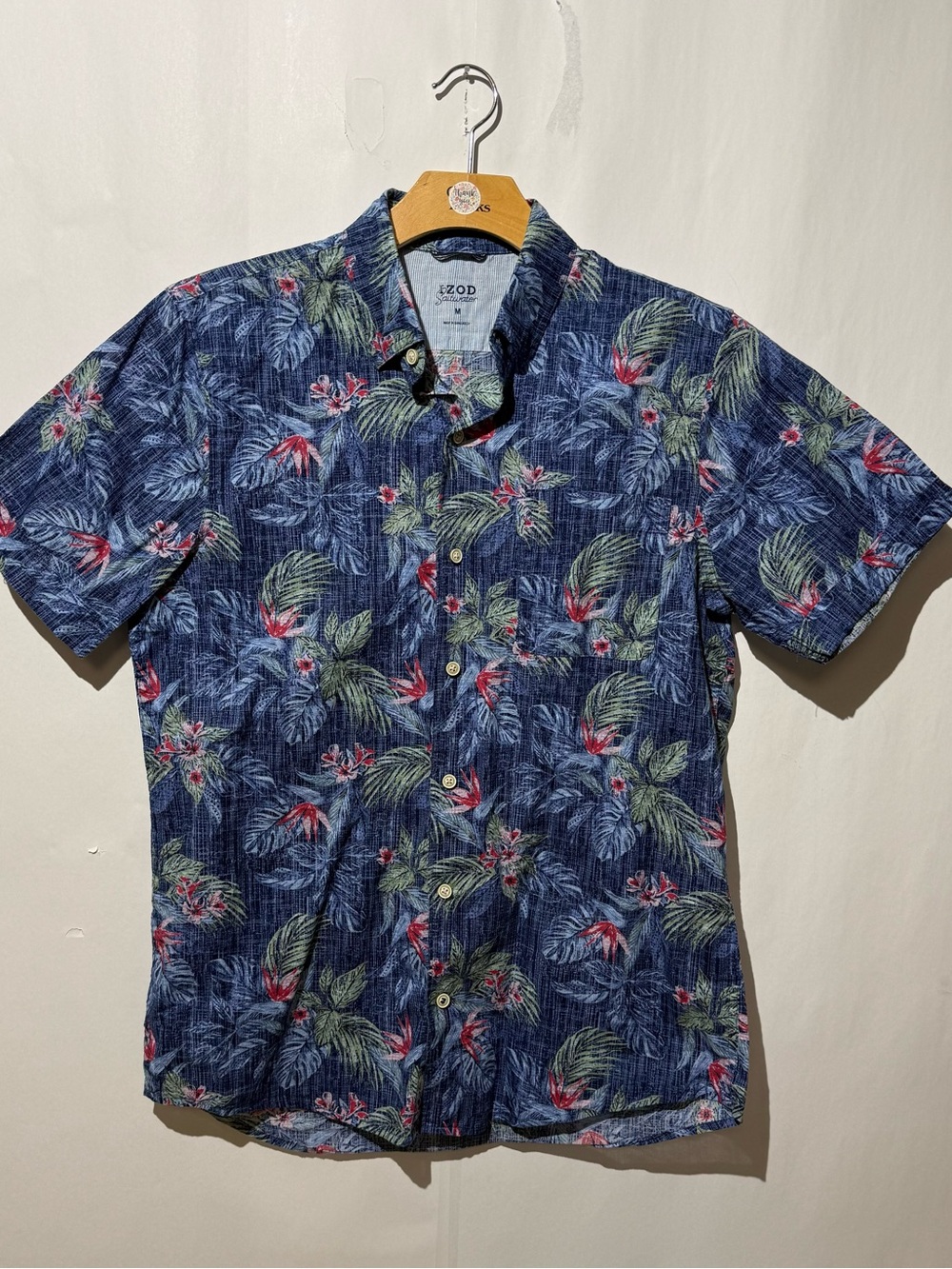 IZOD Saltwater men’s short sleeve button down Hawaiian size M shirt